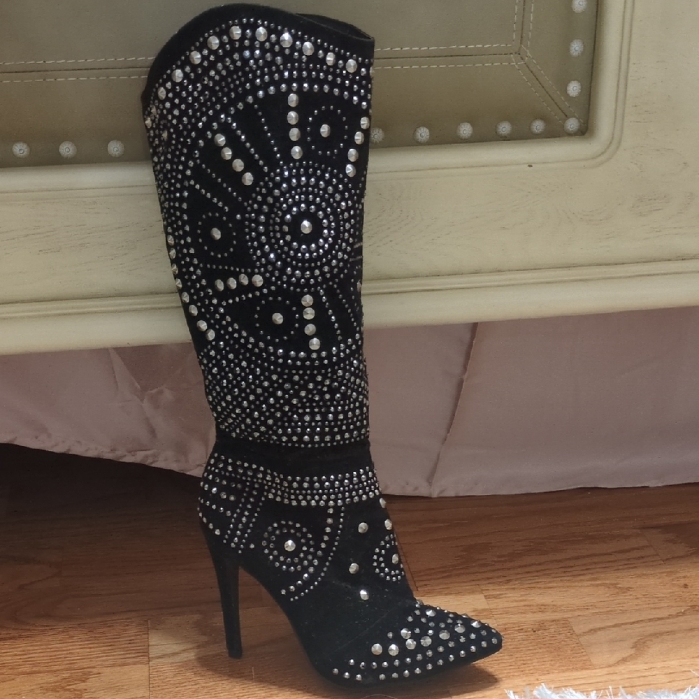 Chic Black Studded Heeled Boots